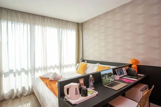 Urban King room with City View
