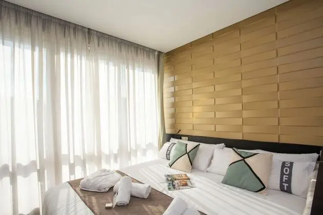 Urban King room with City View