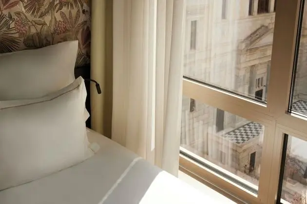 Urban Large King Room with City View