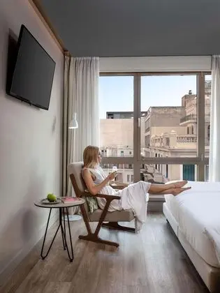 Urban Large King Room with City View