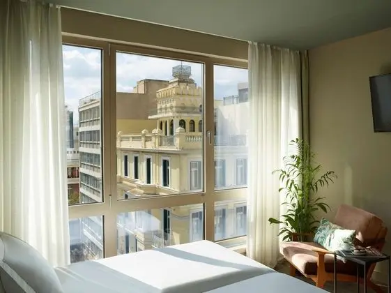 Urban Large King Room with City View