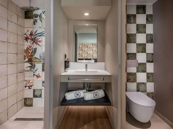 Urban Large King Room with City View