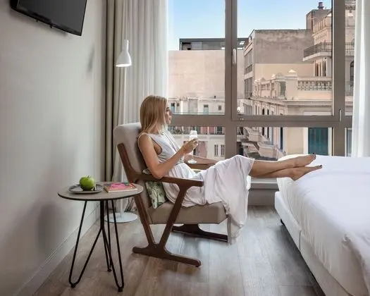 Urban Large King Room with City View
