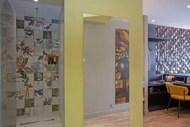 Urban Large King Room with City View