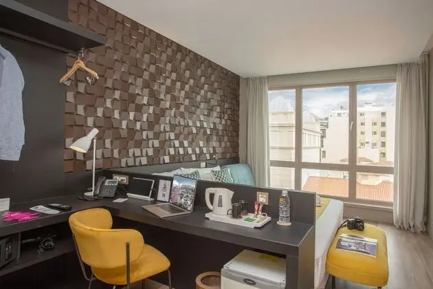 Urban Large King Room with City View