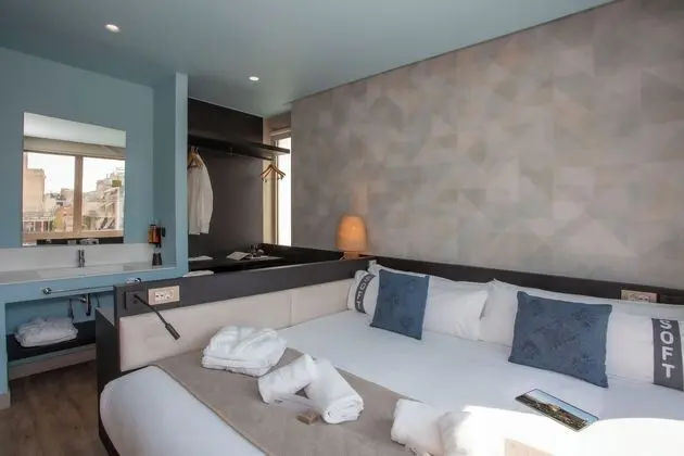 Urban Large King Room with City View