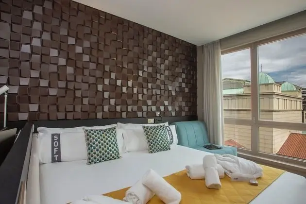 Urban Large King Room with City View