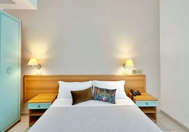 Standard Tek Büyük veya İki Ayrı Yataklı Oda (Beach Access)