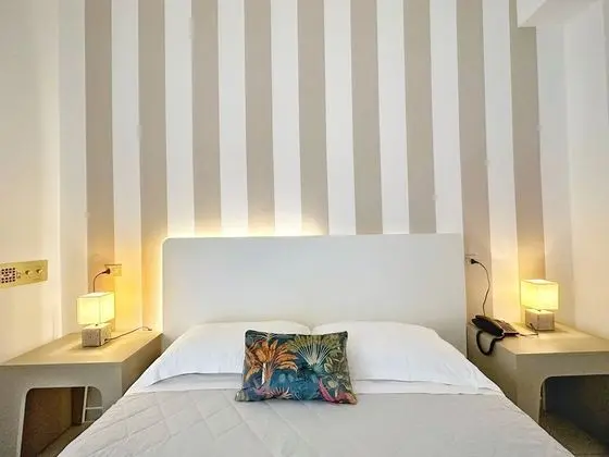 Standard Tek Büyük veya İki Ayrı Yataklı Oda (Beach Access)