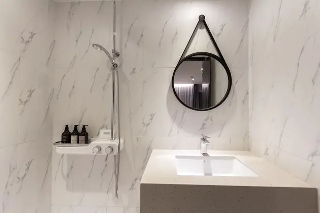 Premium Tek Büyük Yataklı Oda