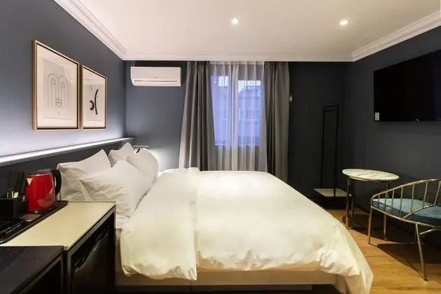 Standard Tek Büyük Yataklı Oda