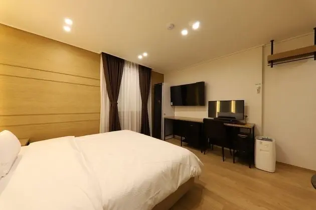 Deluxe Tek Büyük Yataklı Oda