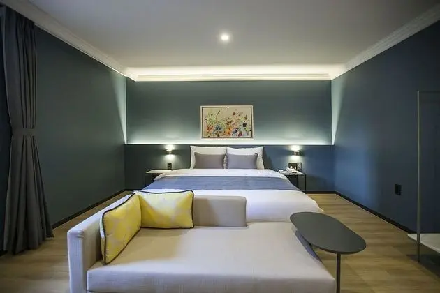 Standard Tek Büyük Yataklı Oda