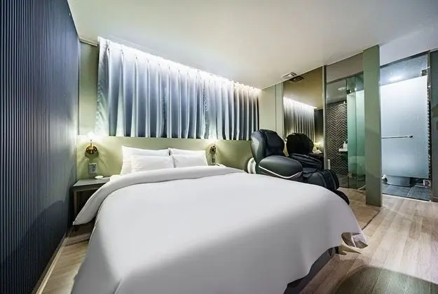Relax Massage Room