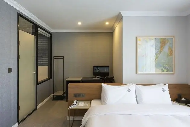 Deluxe Tek Büyük Yataklı Oda