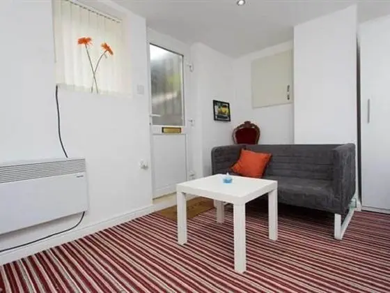Stüdyo, Özel Banyo (Studio - Sleeps 2 people)