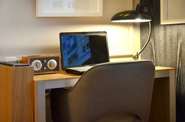 Small Room With Street View