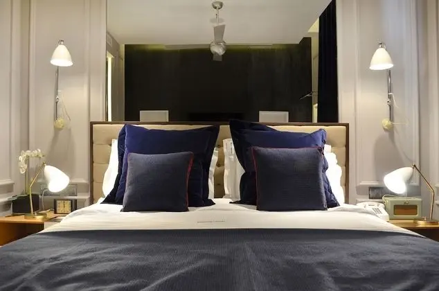 Small Room With Street View