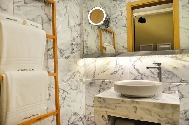 Small Room With Street View