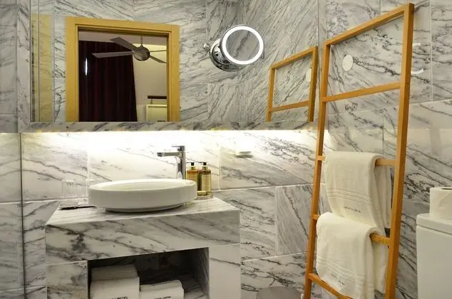 Small Room With Street View