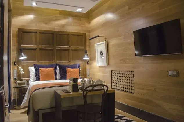 Tek Büyük Yataklı Oda