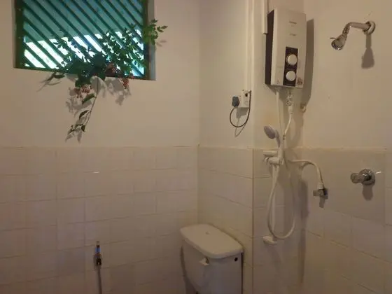 Deluxe Tek Büyük Yataklı Oda, Balkon, Bahçe Manzaralı