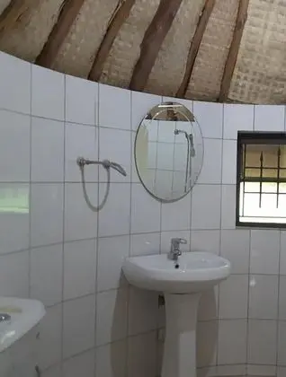Deluxe Tek Büyük Yataklı Oda (with Shower 2)