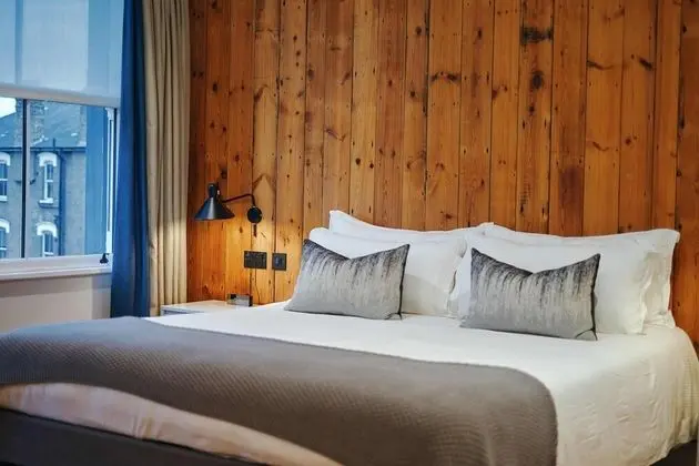 Deluxe Tek Büyük Yataklı Oda