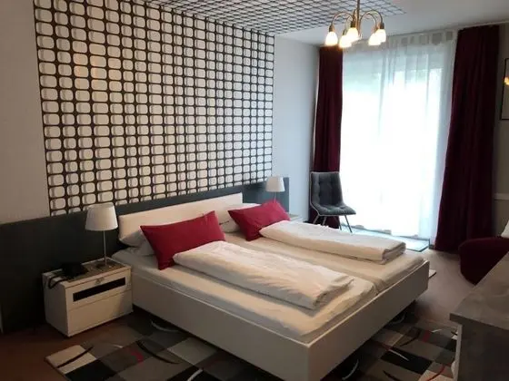 Standard Tek Büyük Yataklı Oda