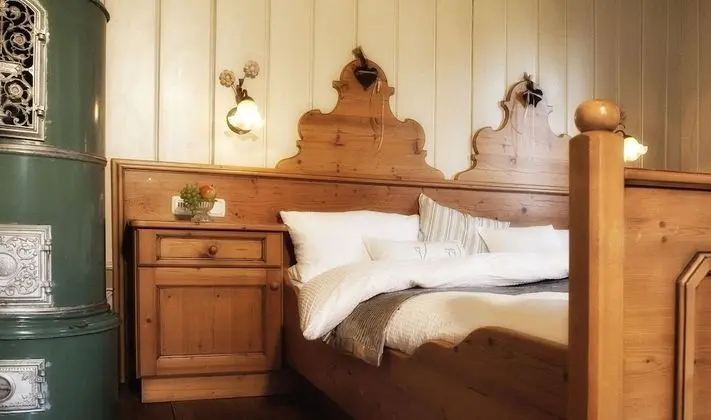 Tek Büyük Yataklı Oda, Balkon, Dağ Manzaralı