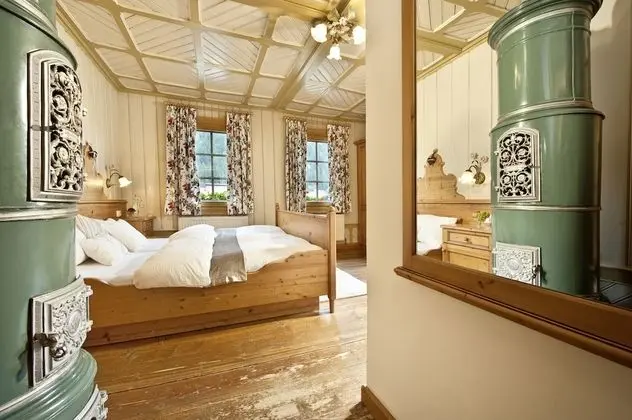 Tek Büyük Yataklı Oda, Balkon, Dağ Manzaralı