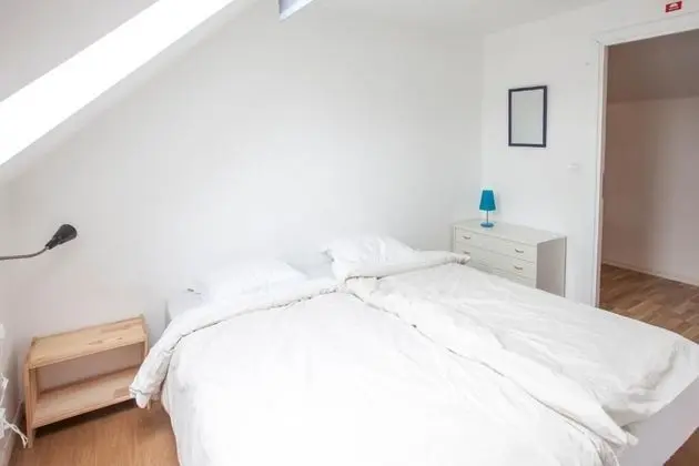 Basic Tek Büyük veya İki Ayrı Yataklı Oda (WC in room, shared shower)