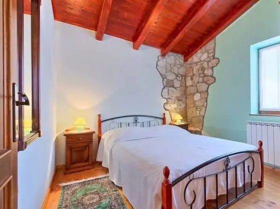 Ev (Bruna - rustic stone house - H(6))