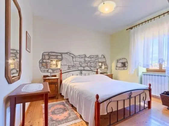 Ev (Bruna - rustic stone house - H(6))