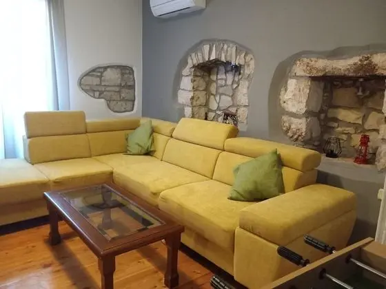 Ev (Bruna - rustic stone house - H(6))