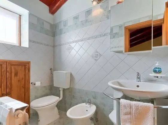 Ev (Bruna - rustic stone house - H(6))