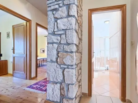 Ev (Bruna - rustic stone house - H(6))