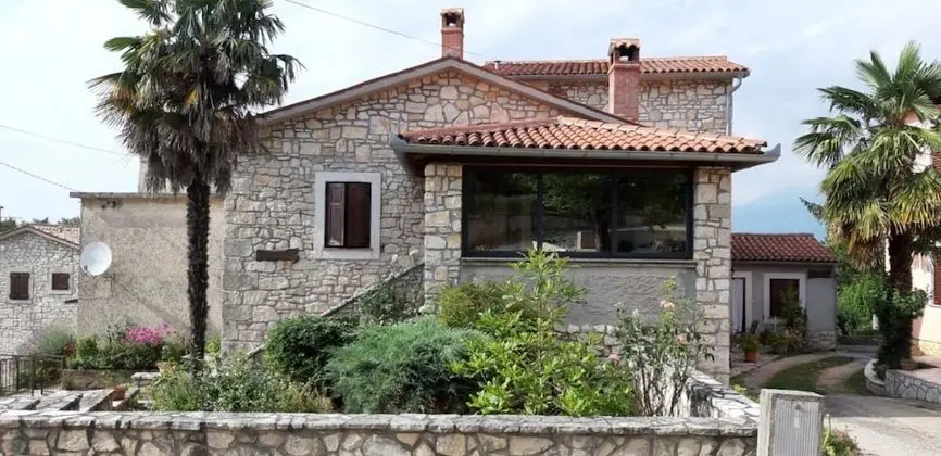 Ev (Bruna - rustic stone house - H(6))