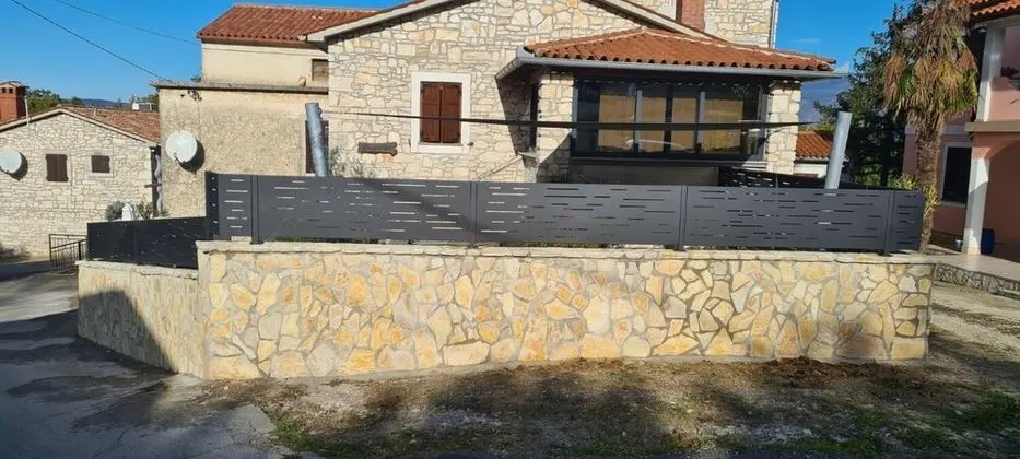 Ev (Bruna - rustic stone house - H(6))