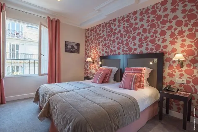 Tek Büyük veya İki Ayrı Yataklı Oda