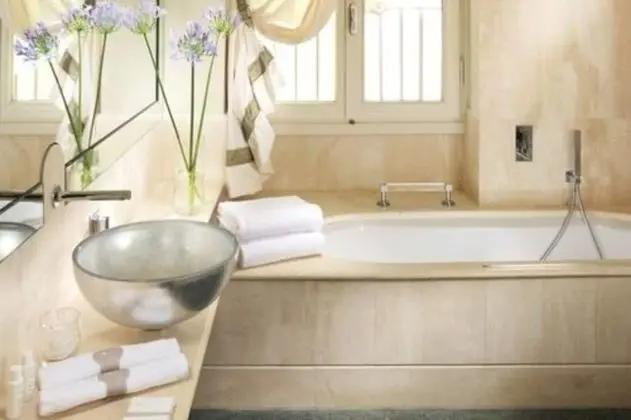 Junior Süit, Executive Katı