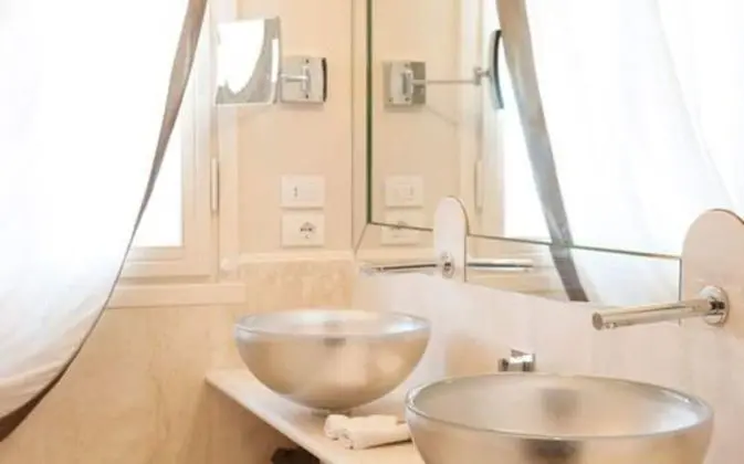 Junior Süit, Executive Katı