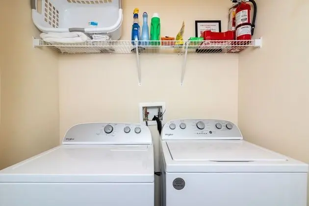 Ev, Birden Çok Yatak, Havuz Kullanımı, Havuz Manzaralı