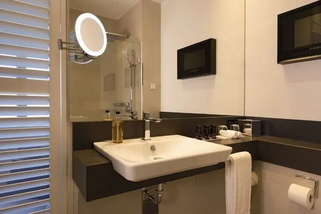 Comfort Tek Büyük Yataklı Oda