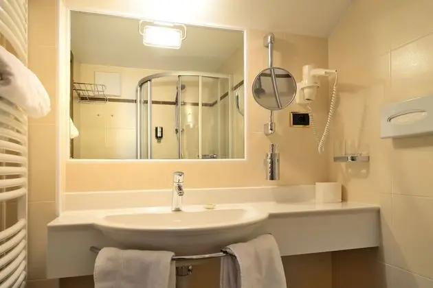 Comfort Tek Büyük Yataklı Oda