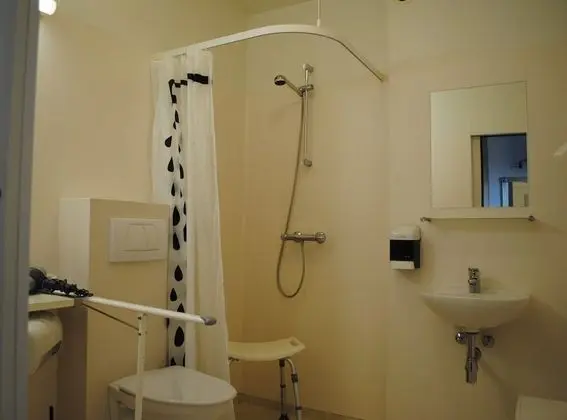 Standard Tek Büyük veya İki Ayrı Yataklı Oda, Özel Banyo