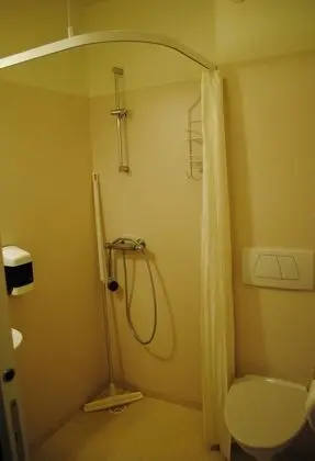 Standard Tek Büyük veya İki Ayrı Yataklı Oda, Özel Banyo