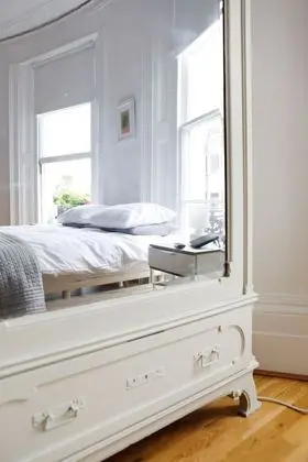 Stüdyo (Chic Opulent Studio By The Beach)