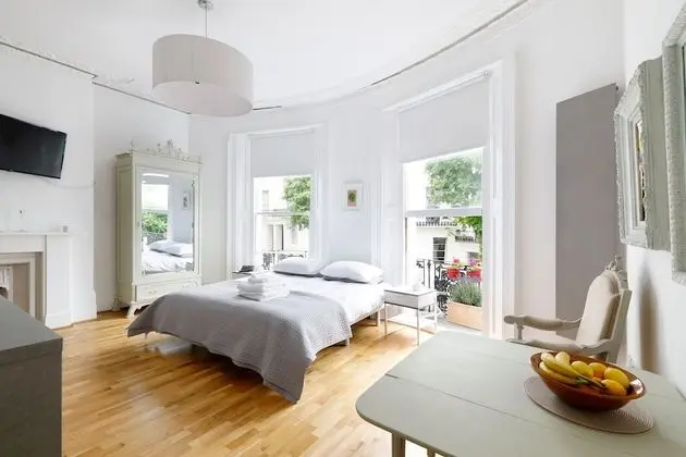 Stüdyo (Chic Opulent Studio By The Beach)