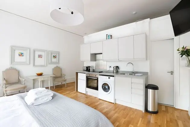 Stüdyo (Chic Opulent Studio By The Beach)